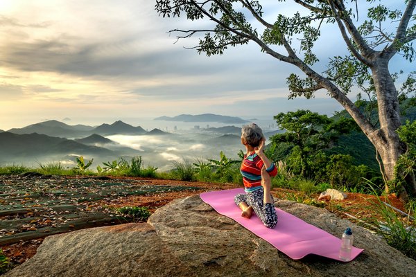 Comment organiser une retraite de yoga dans les montagnes de l'Himalaya en Inde ?